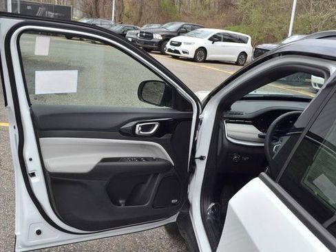 New 2026 Jeep Compass Limited w/ Sun, Sound & Navigation Group image 12