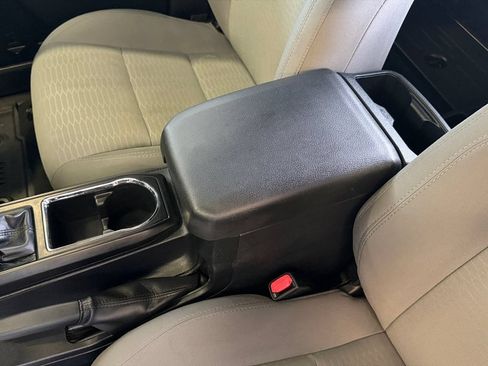 Used 2019 Toyota Tacoma SR w/ SR Convenience Package AWD/4WD image 11