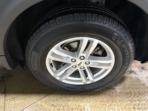 Used 2021 Ford Explorer XLT w/ Equipment Group 202A image 29