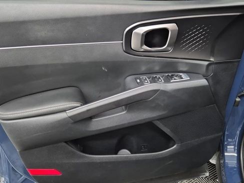 Used 2024 Kia Sorento S image 4