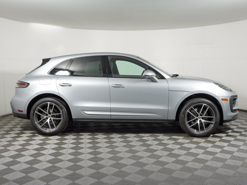 Certified 2025 Porsche Macan w/ Premium Package Plus AWD/4WD image 8