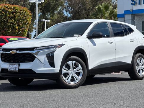 Used 2026 Chevrolet Trax LS FWD image 9