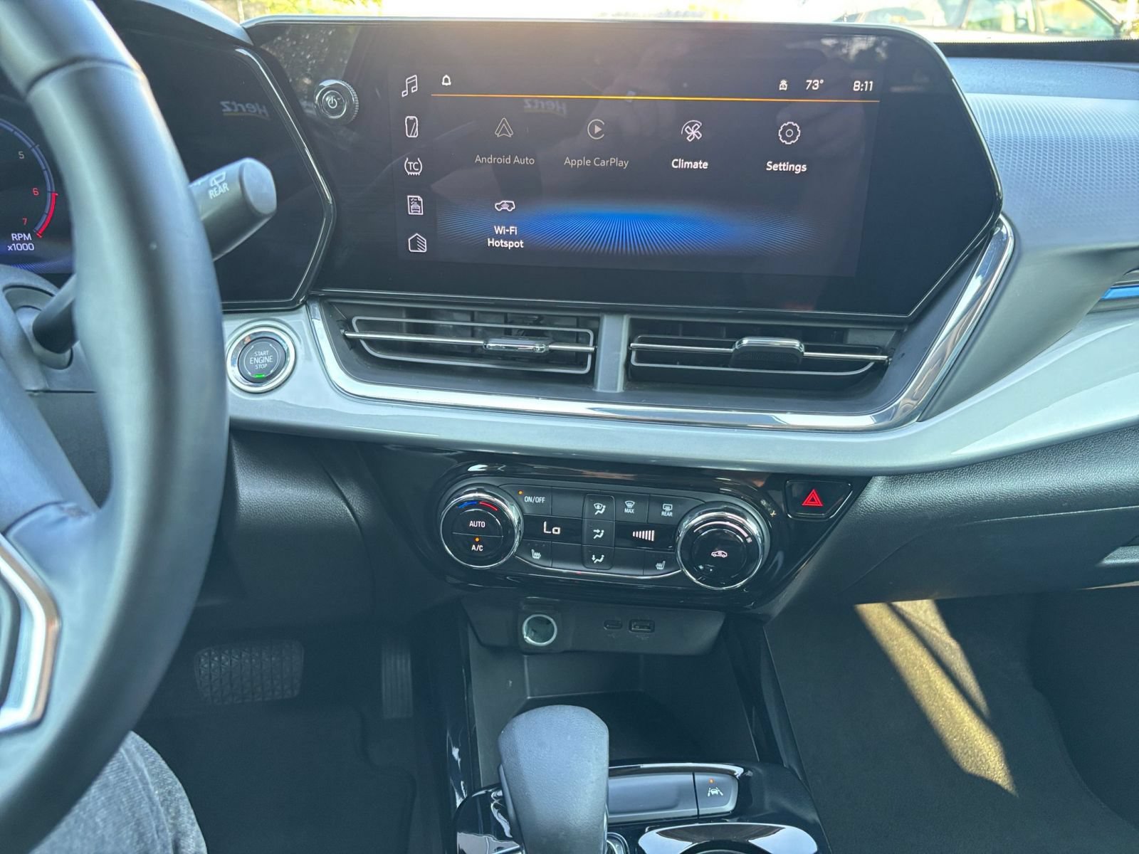 Used 2025 Chevrolet Trax LT w/ LT Convenience Package FWD image 16