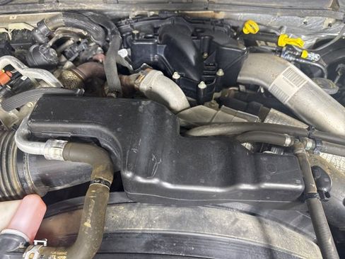 Used 2016 Ford F350 XLT w/ Camper Package image 9