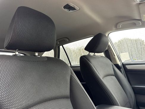 Used 2019 Subaru Outback 2.5i Premium image 18