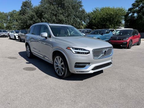 Certified 2023 Volvo XC90 B6 Plus w/ Protection Package Premier AWD/4WD image 7
