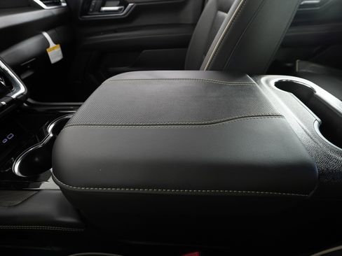 Used 2025 GMC Yukon Elevation w/ LPO, Yukon Black Package image 31