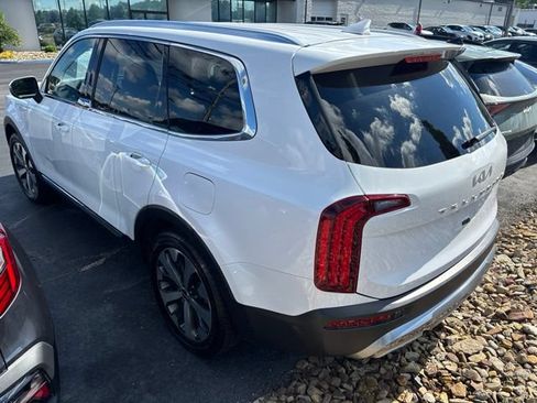 Used 2022 Kia Telluride EX w/ EX Premium Package FWD image 6