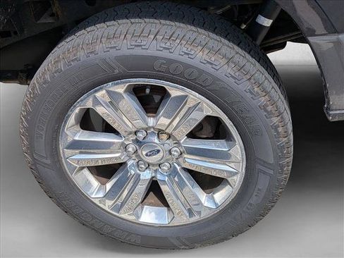 Used 2018 Ford F150 XLT w/ Equipment Group 302A Luxury AWD/4WD image 5