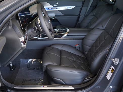 Used 2026 BMW 740i w/ Premium Package RWD image 11