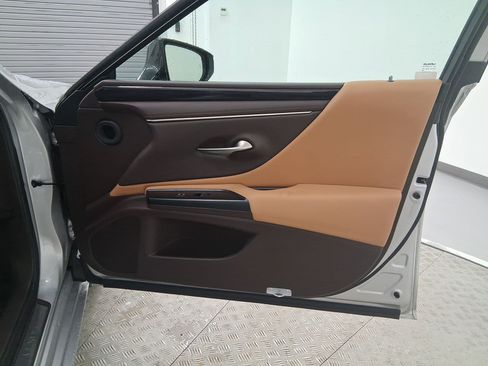 Certified 2020 Lexus ES 350 w/ Premium Package image 32