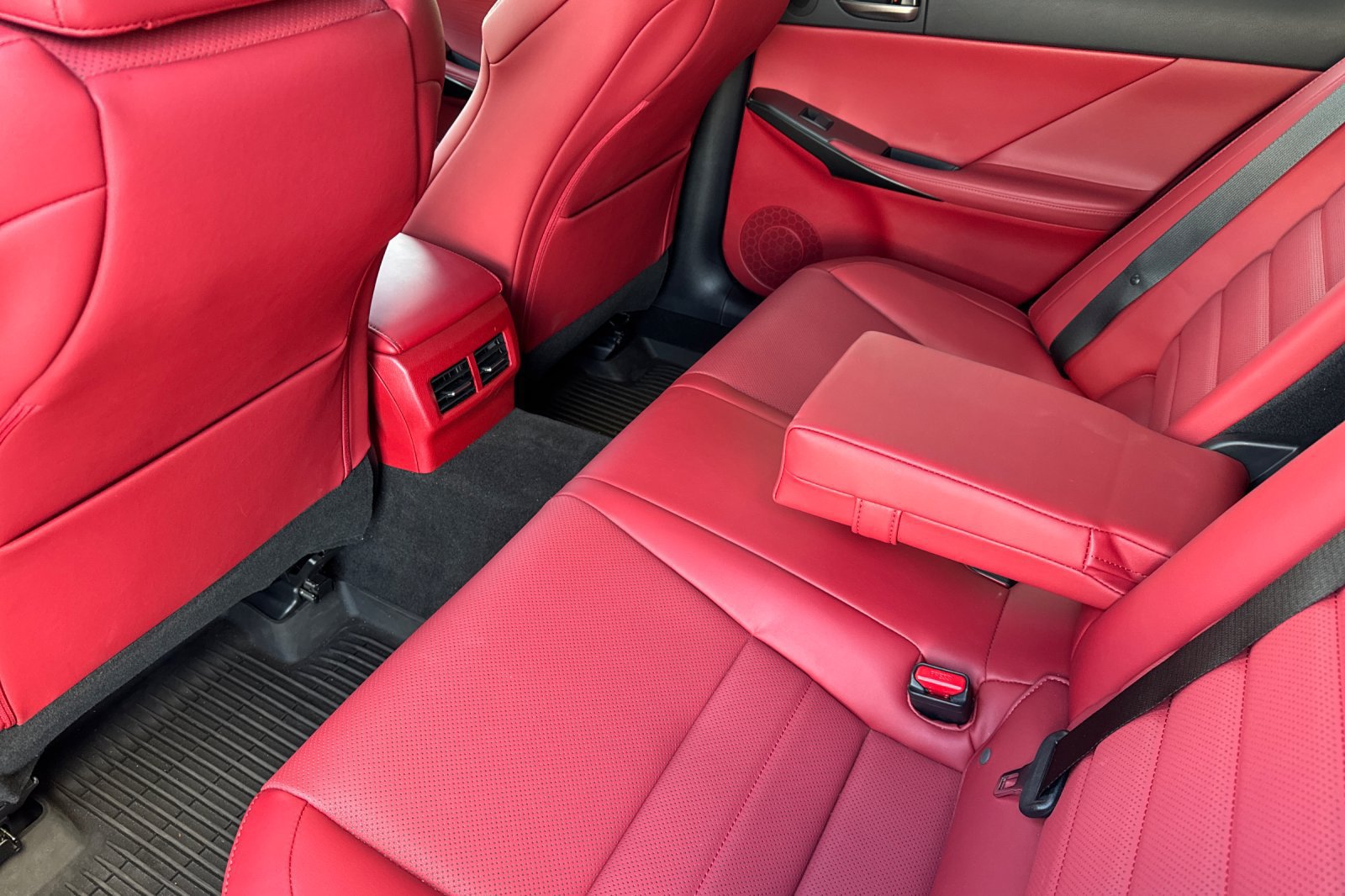 Used 2023 Lexus IS 500 RWD image 12