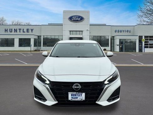 Used 2023 Nissan Altima 2.5 SV image 3