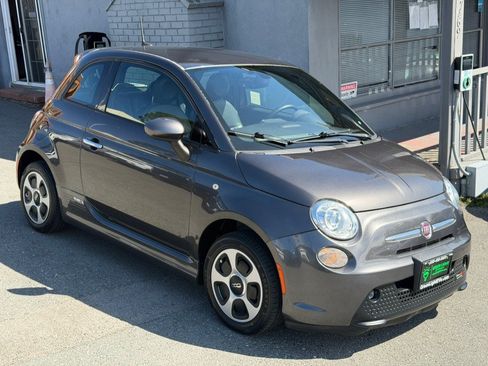 Used 2017 FIAT 500 e FWD image 3