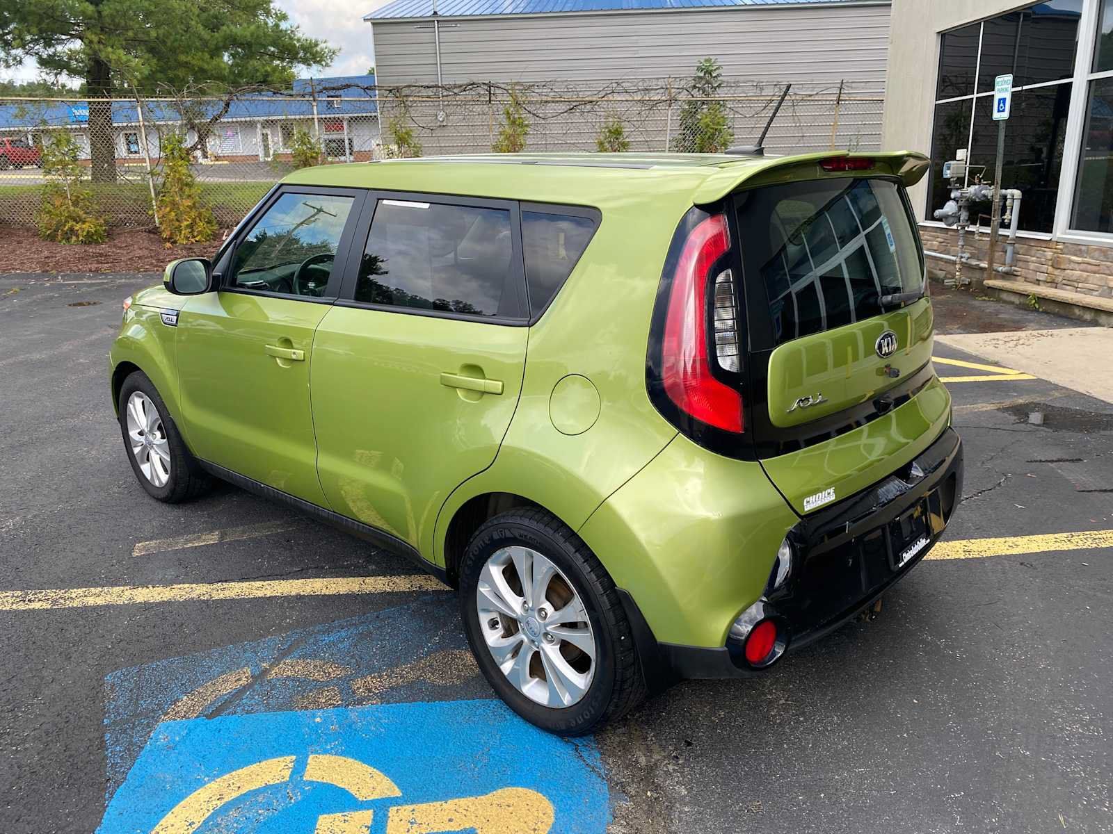 Used 2016 Kia Soul + FWD image 3