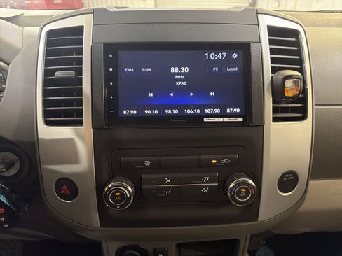 Used 2015 Nissan Frontier SV RWD image 17