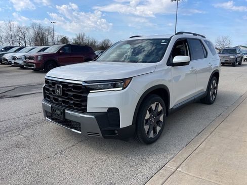 New 2026 Honda Pilot Touring image 2