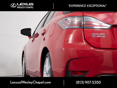 Used 2015 Lexus CT 200h w/ Navigation Package FWD image 9