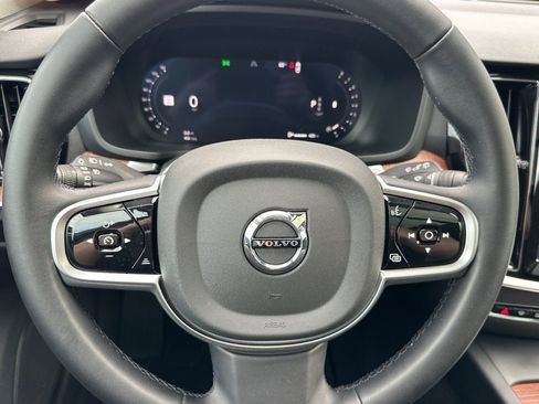 Used 2025 Volvo V60 B5 Cross Country Plus AWD/4WD image 25