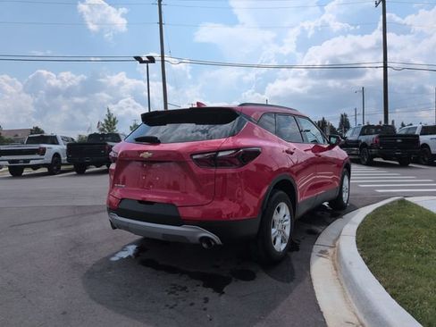 Used 2021 Chevrolet Blazer LT FWD image 5