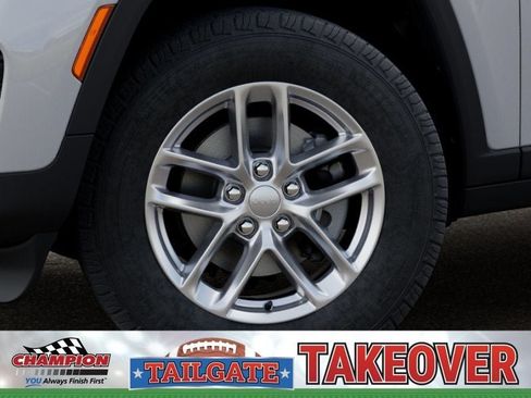 New 2026 Jeep Grand Cherokee Laredo AWD/4WD image 8
