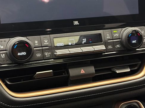 Used 2024 Toyota Grand Highlander AWD Hybrid image 25
