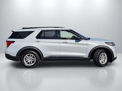 Used 2026 Ford Explorer Active w/ Active Comfort Package RWD image 3