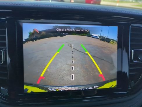 Used 2023 Dodge Durango GT AWD/4WD image 13