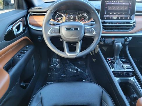 Certified 2024 Jeep Compass Limited image 31
