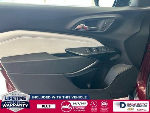 Used 2025 Chevrolet Trax LT FWD image 13