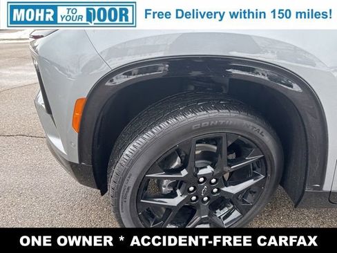 Used 2025 Chevrolet Traverse RS image 9