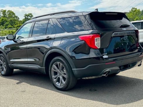 Used 2023 Ford Explorer XLT w/ Equipment Group 202A AWD/4WD image 5
