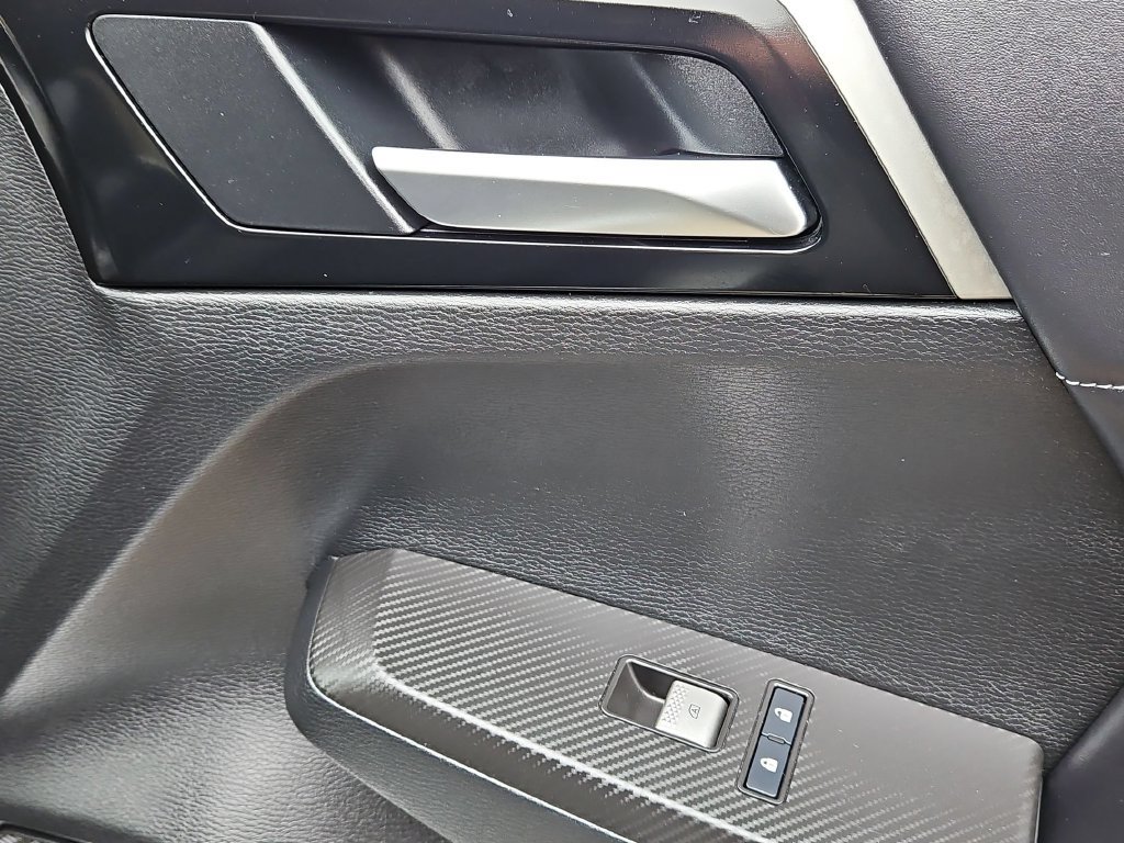 Used 2025 Mitsubishi Outlander SE AWD/4WD image 35