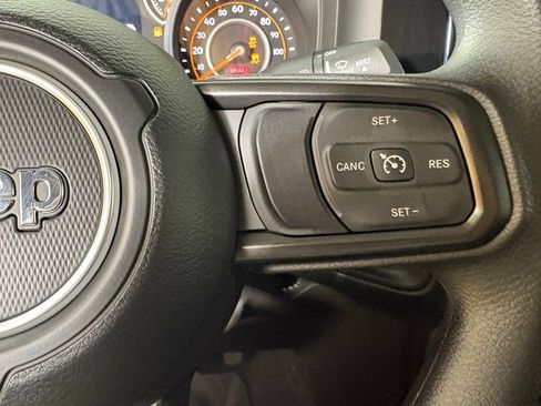 New 2026 Jeep Gladiator Sport AWD/4WD image 25