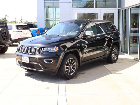 Used 2021 Jeep Grand Cherokee Limited w/ Luxury Group II AWD/4WD image 3