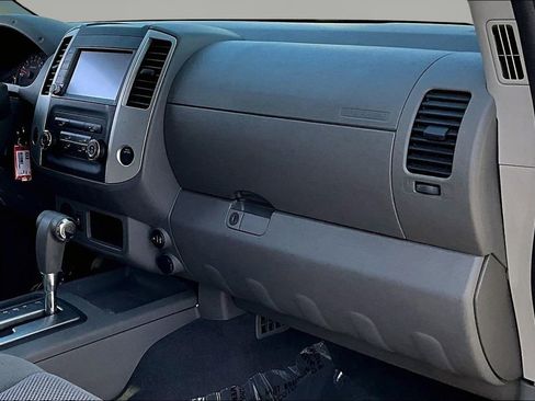 Used 2019 Nissan Frontier SV image 19