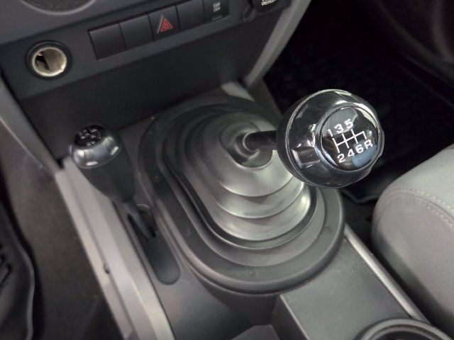 Used 2007 Jeep Wrangler Sahara AWD/4WD image 16