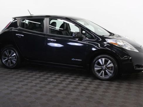 Used 2015 Nissan Leaf SL w/ Premium Package FWD image 4