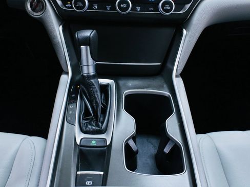 Used 2019 Honda Accord LX image 19