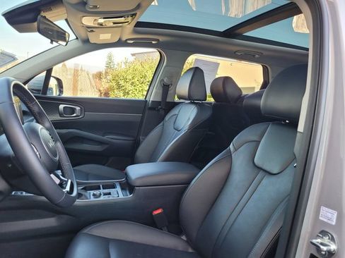 Used 2024 Kia Sorento S w/ Panoramic Sunroof Package FWD image 13