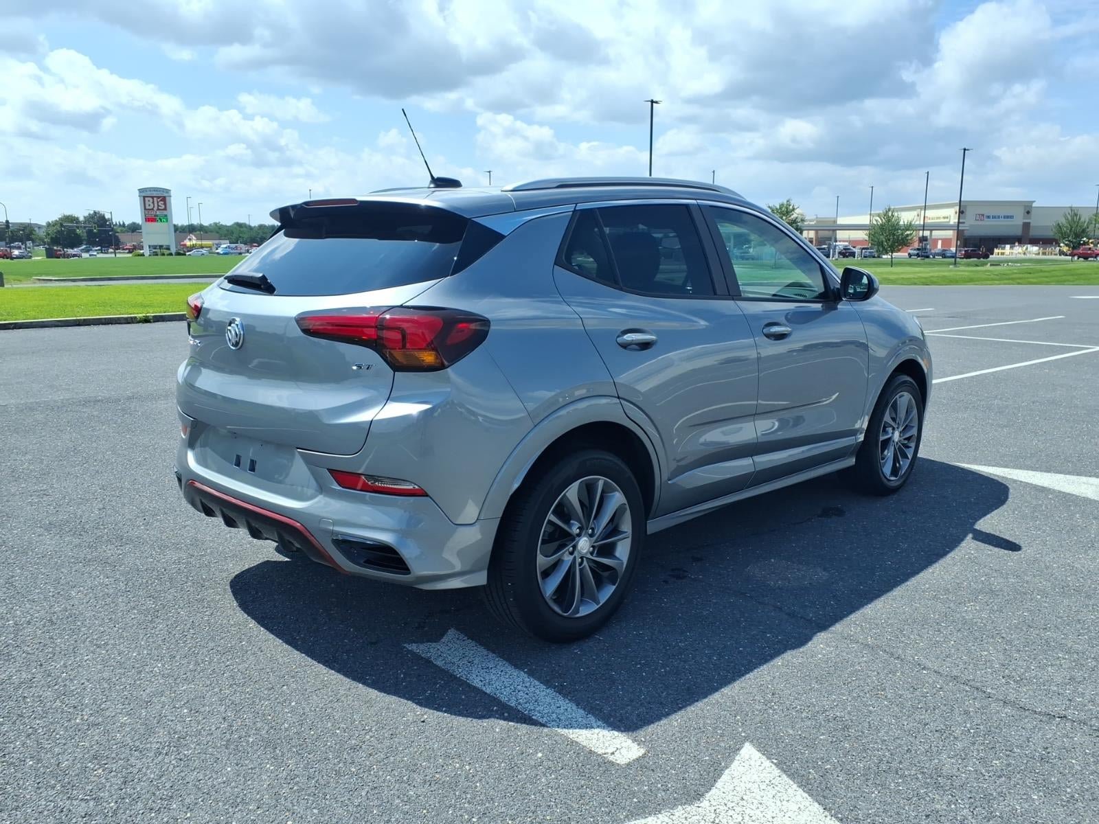 Certified 2023 Buick Encore GX Select w/ Sport Touring Package FWD image 4