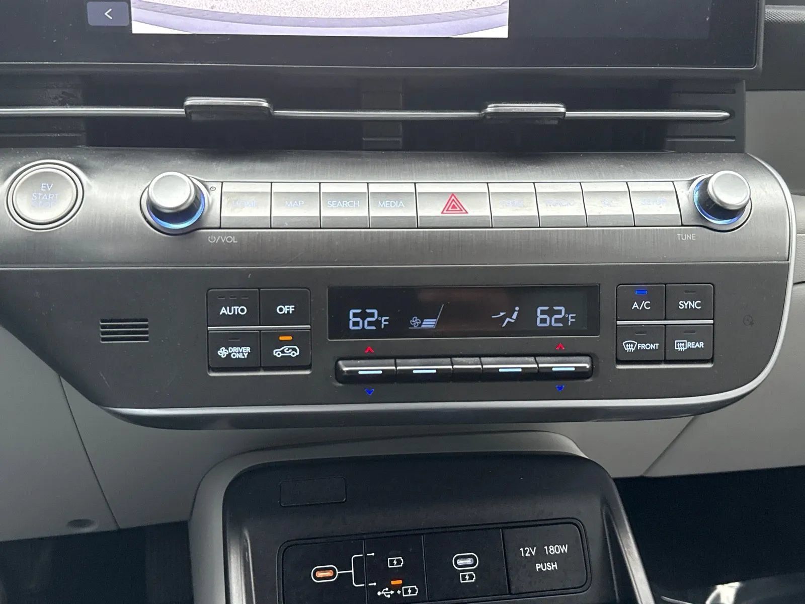 Used 2024 Hyundai Kona SEL FWD image 20