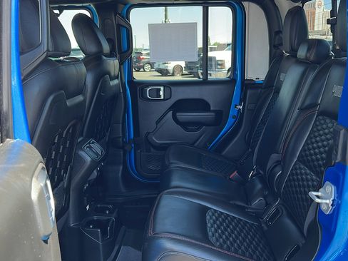 Used 2022 Jeep Gladiator Rubicon w/ Cold Weather Group image 14