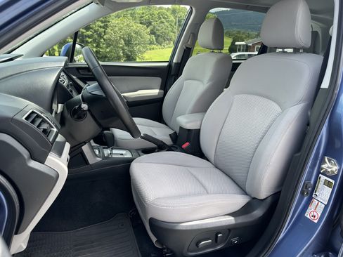 Used 2018 Subaru Forester 2.5i Premium w/ All-Weather Package AWD/4WD image 9