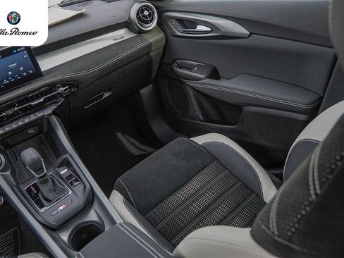 New 2026 Alfa Romeo Tonale image 25