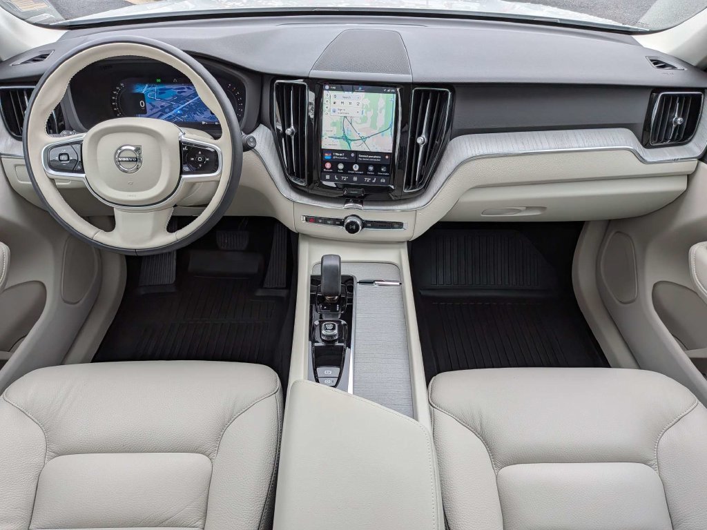 Certified 2025 Volvo XC60 B5 Plus w/ Protection Package Premier AWD/4WD image 19
