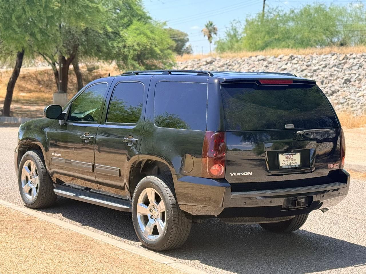 Used 2009 GMC Yukon SLE w/ Convenience Package RWD image 3