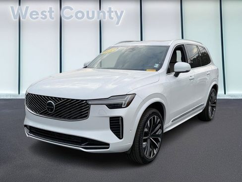 Certified 2025 Volvo XC90 B6 Plus image 9