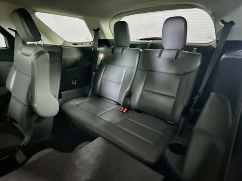 Used 2025 Ford Explorer Active w/ Active Comfort Package RWD image 29