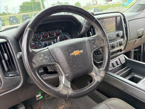 Used 2018 Chevrolet Silverado 1500 LT w/ Texas Edition RWD image 2